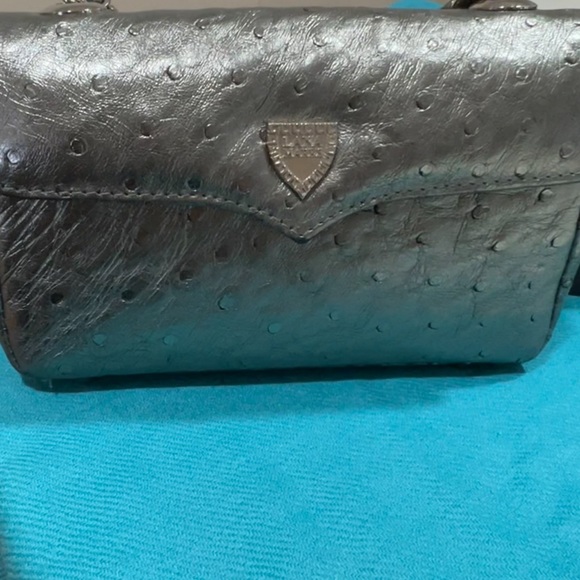 LANA MARKS BAG MEDIUM CHAIN METALLIC
PLATINUM OSTRICH LEATHER HANDBAG - Picture 7 of 8